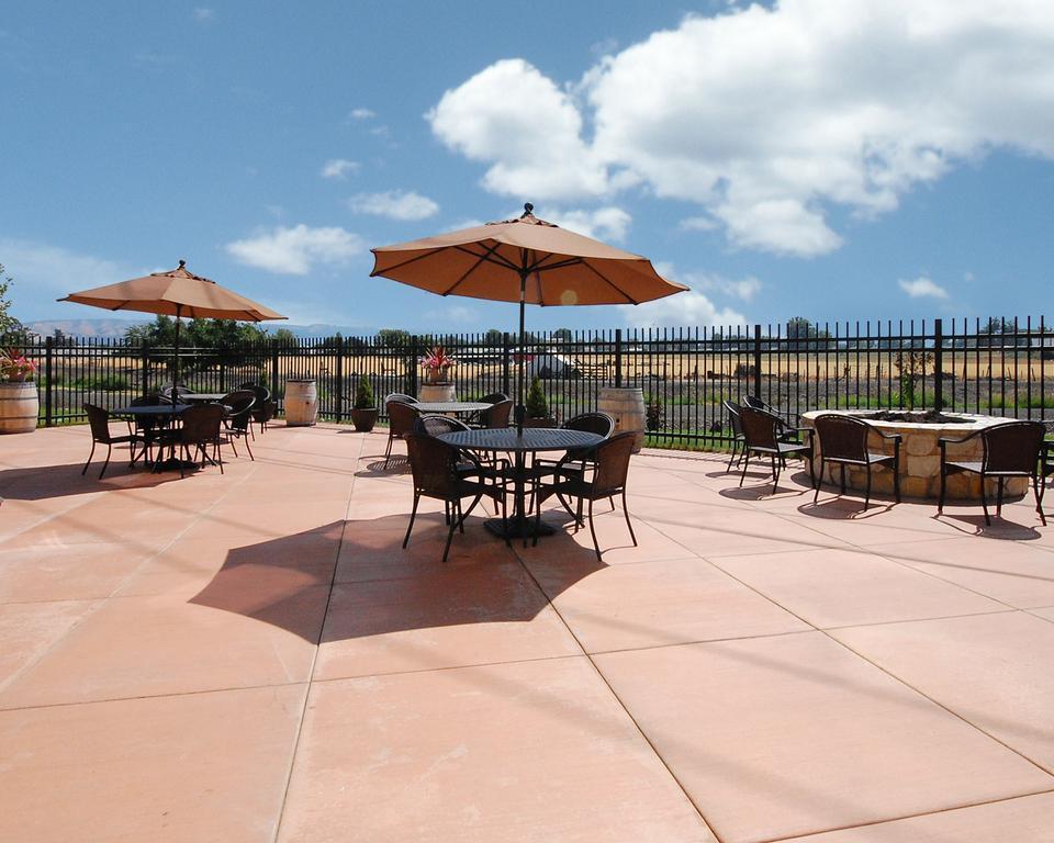 Comfort Inn & Suites Walla Walla Exterior photo